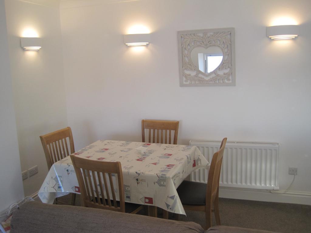 2 Bed Beach Front Apartment With Spectacular Views Overlooking Viking Bay Broadstairs Luaran gambar