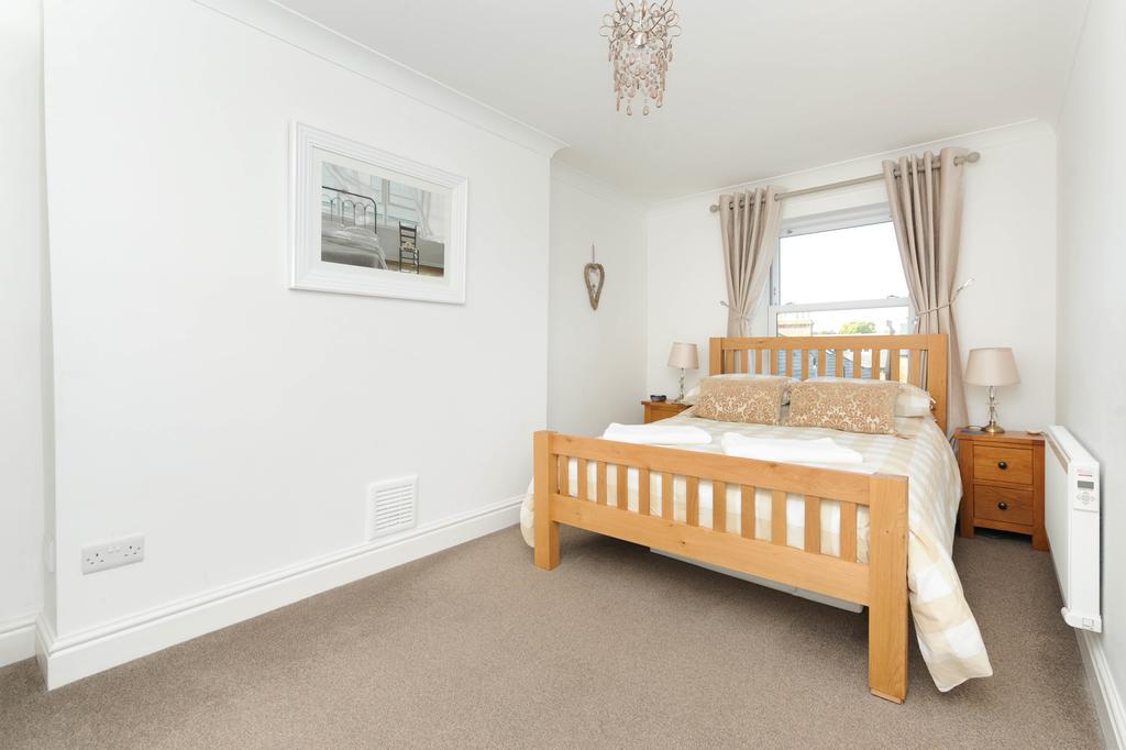 2 Bed Beach Front Apartment With Spectacular Views Overlooking Viking Bay Broadstairs Luaran gambar